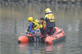 高雄分屍案！ 前鎮運河民眾發現垃圾袋「疑裝屍塊」