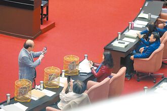 院士陈培哲：绿治国无方 靠罢免刷存在感