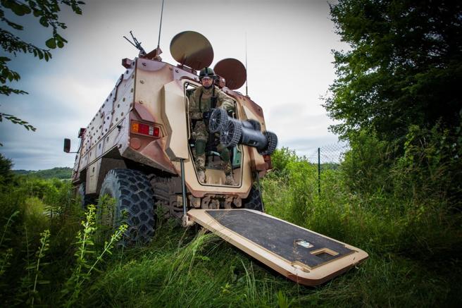 　法軍近期開始測試小型偵蒐機器人，用於偵蒐敵情，降低官兵作戰傷亡風險。（取自KNDS「X」帳號）