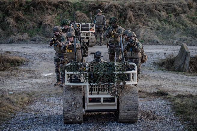 　法軍已對多種UGV展開測試，探索將無人系統融入地面作戰的戰術。（取自法國陸軍臉書）