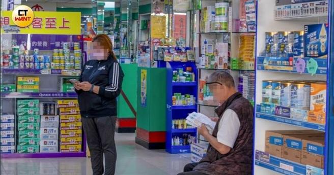 嘉义市某间百年药局负责人遭爆料拥3情妇，当中一人更「侵门踏户」，严重破坏家庭和谐。（图／刘耿豪摄）