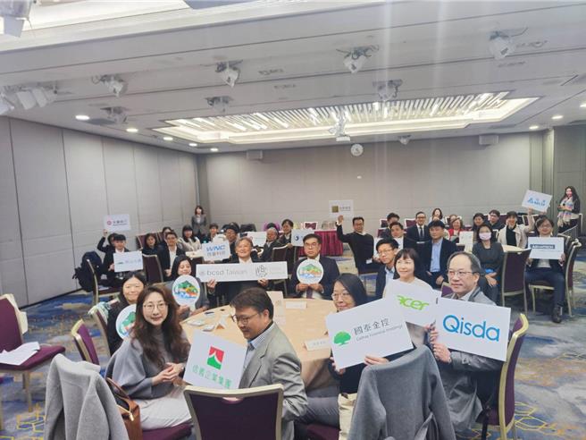 環境部長彭啓明12日出席2025永續長新春議合茶會。（林良齊攝）