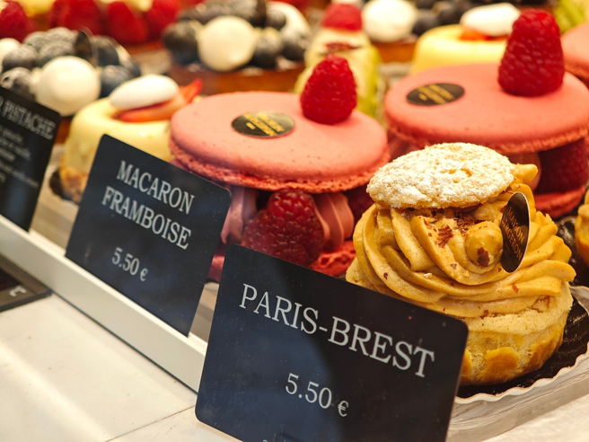 一名网友近日逛菜市场时看到有摊位在卖一款古早味甜品「台式马卡龙」，大讚比正版的好吃。（示意图：shutterstock／达志）