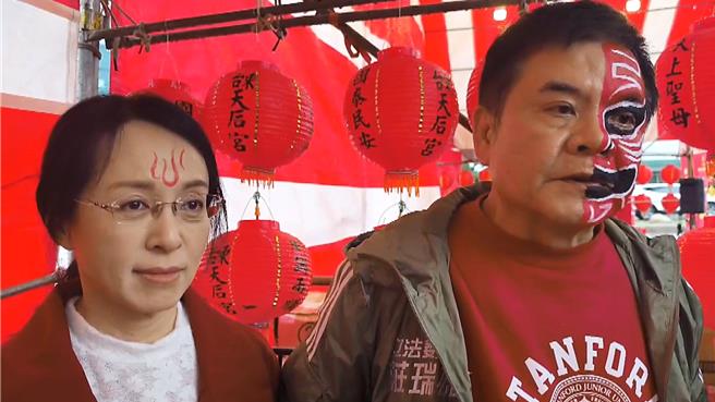 外界关注台东县长选战，民进党立委庄瑞雄（右）率先表态，直言「民进党派男选不赢」，并看好陈莹（右）出马。（民眾提供／萧嘉蕙台东传真）