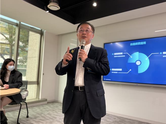 台達電今發表《內部碳定價報告書》，台達副總裁暨永續長周志宏分享公司實施多年的內部碳定價制度。(王玉樹攝)