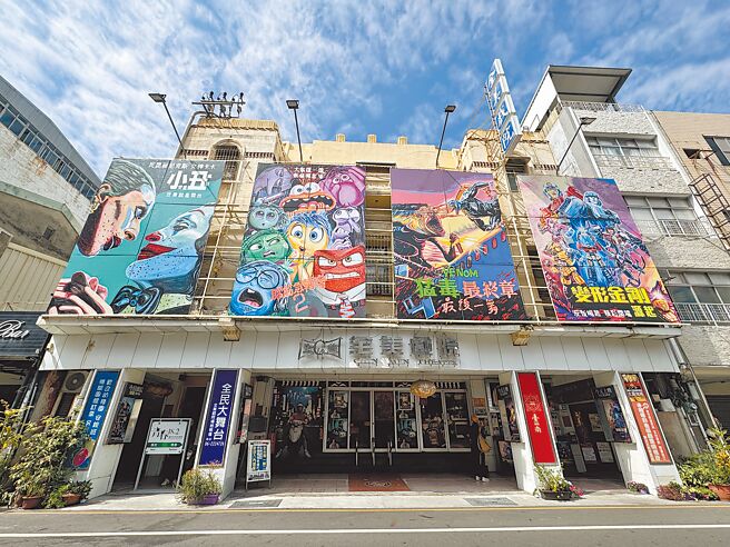 台南市全美戏院12日将迎接创立75周年。（曹婷婷摄）