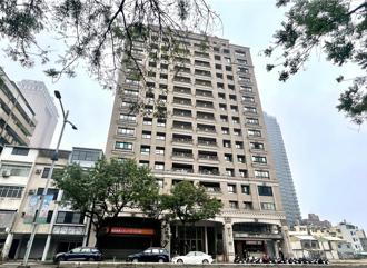 吉伊卡哇人氣助攻 高雄亞灣店面每坪近94萬躍去年店王