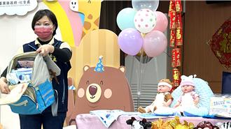 台東出生率連續3年正成長 育兒禮升級增育嬰包、固定枕