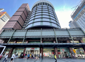 全台最賺百貨！年營業額258億 台中新光三越陷氣爆危機