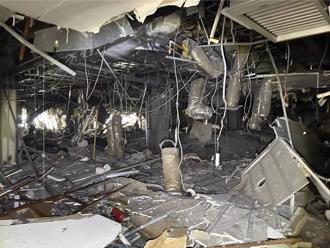 新光三越3楼饮料店促销 柜姐买早午餐 躲过气爆