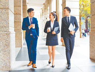 壽險業務大軍 投效保經代