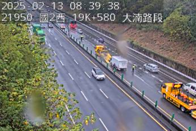 现场画面。（图 / 截自高速公路1968）