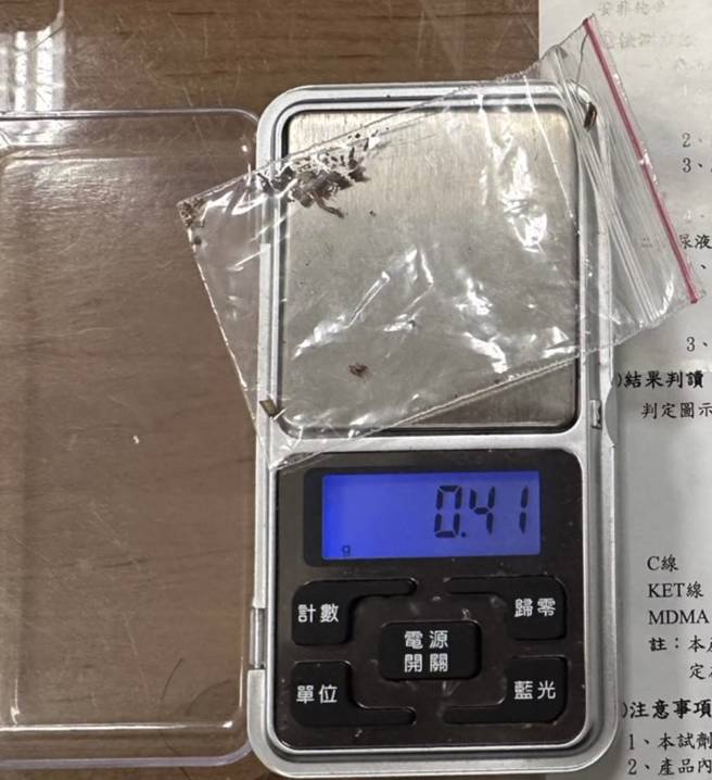 警方查扣物品。（图 / 刘咏韵翻摄）