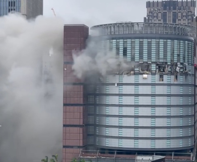 台中新光三越发生气爆意外，多人伤亡。（网友theguo_0708 提供）