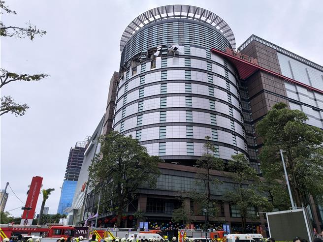 新光三越发生气爆。（李京升摄）
