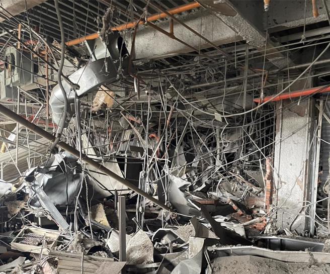 新光三越气爆现场画面。（民眾提供／李京升台中传真）