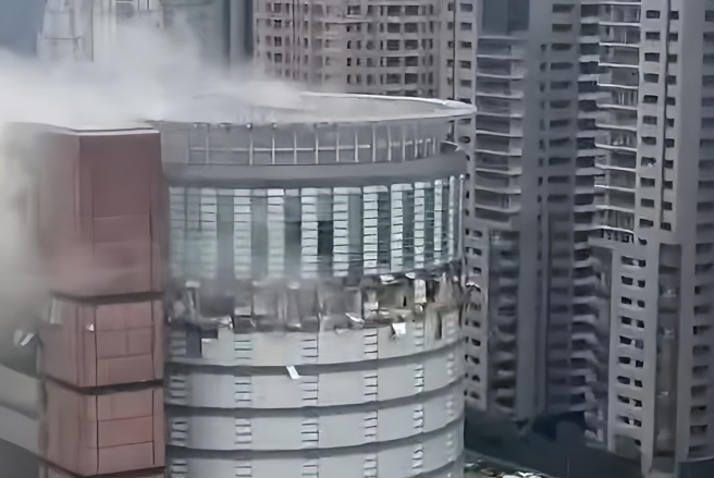 台中新光三越气爆。（民眾提供）