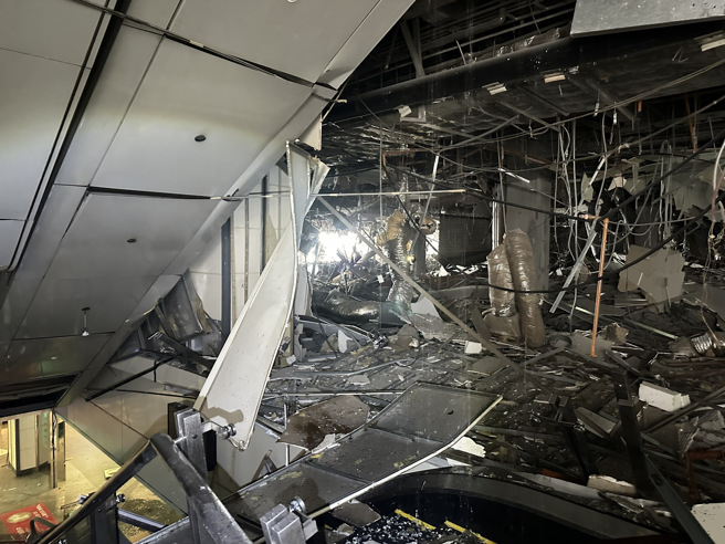 台中新光三越氣爆內部。（消防局提供／蕭宥彤翻攝）