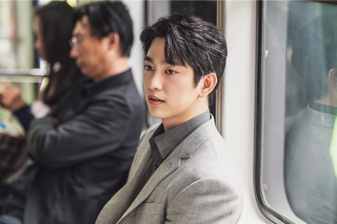 朴珍榮在《魔女》中飾演菁英數據分析師。（friDay影音提供）