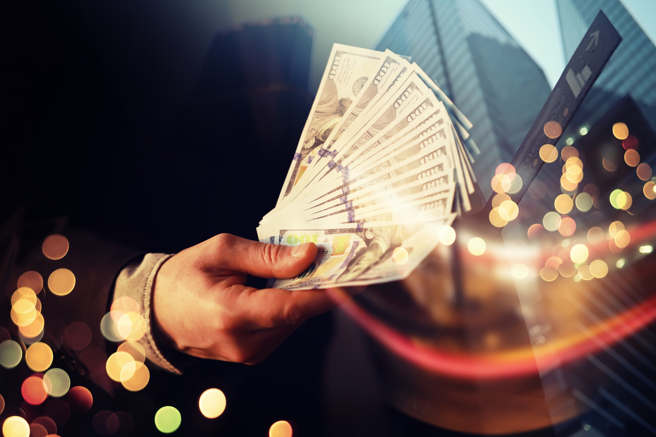 屬龍、蛇、兔以及猴者3月好運連連，不僅事業登頂，還有望靠投資賺大錢。（示意圖：shutterstock／達志）