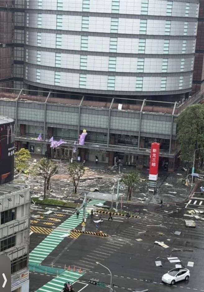 新光三越台中中港店13日发生气爆。（读者提供）