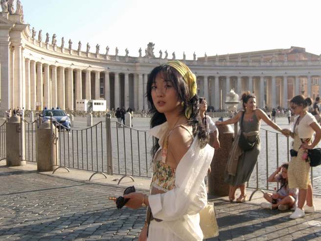 刚宣布出道的女星蔡牧霏，是名导蔡岳勋和女星于小惠的长女。（图／摄自FB@蔡牧霏）