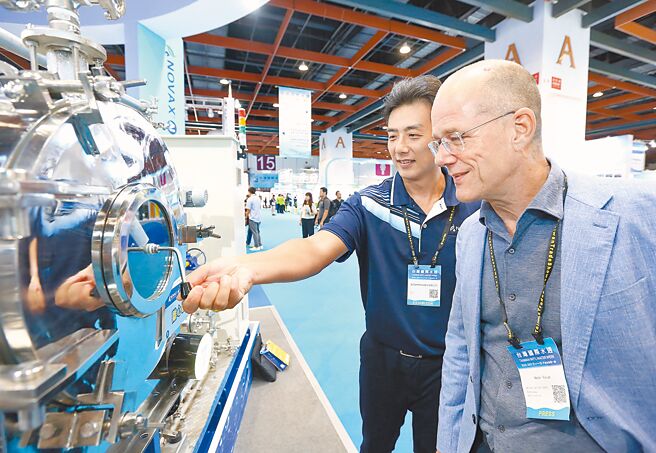 外貿協會於展覽期間邀請國際買主來臺觀展，協助爭取與國際買主合作暨交流的機會。圖／貿協提供