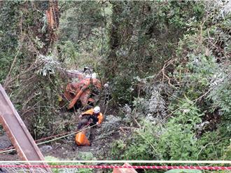 廬山馬赫坡風災搶修工程 混凝土車不慎墜20米深山谷