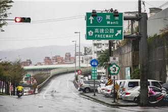 國道3號基金交流道通勤尖峰塞爆 研擬開放路肩緩解