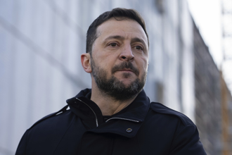 普丁攻乌3年等来川普力挺 独留泽伦斯基闪边冷飕飕