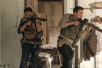 最狠會計師回歸！班艾佛列克殺進敵營「算帳」暌違9年兄弟齊緝兇