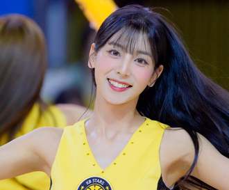 韓籍啦啦隊新女神降臨！睦那京「空中挺胸」應援舞 網暈：頂炸天