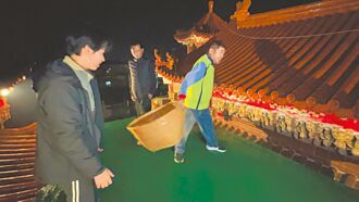 崙背跋米籮 農民問事預測收成