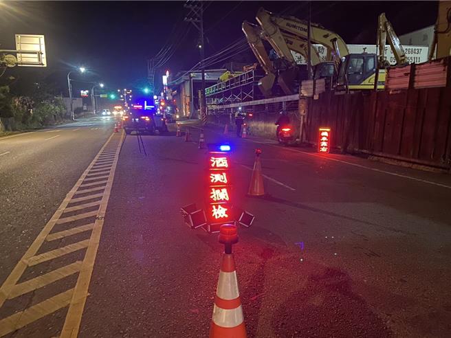 桃园市龙潭警分局辖内今年起已发生3件重大交通事故，车祸受伤达195件，市府警察局规画交通大执法专案。（龙潭警分局提供／廖姮玥桃园传真）