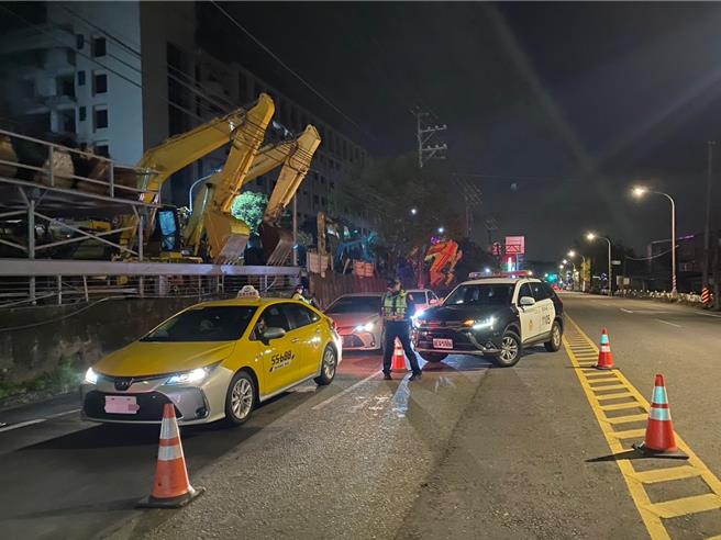 桃园市龙潭警分局辖内今年起已发生3件重大交通事故，车祸受伤达195件，市府警察局规画交通大执法专案。（龙潭警分局提供／廖姮玥桃园传真）