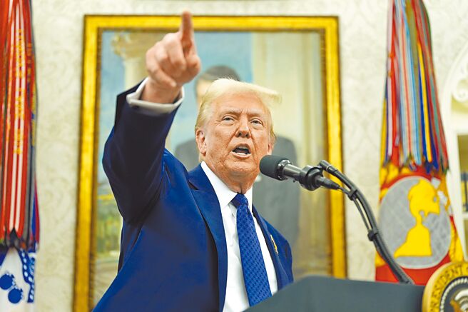 美国总统川普宣布课徵「对等关税」。（美联社）