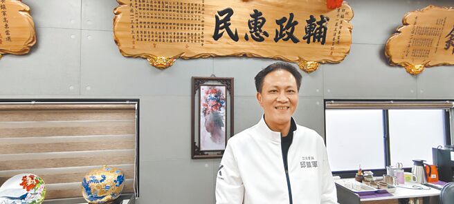 苗栗县立委邱镇军批评民进党县议员推动罢免行动是中央指导的政治操作，非民间自发。（读者提供／吕丽甄苗栗传真）