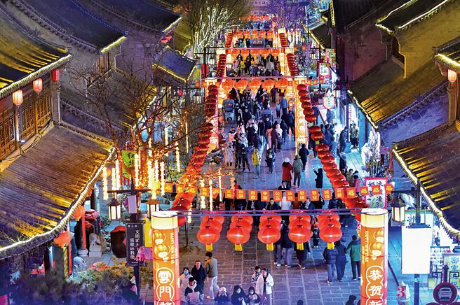 農曆春節假期剛過去，大陸各地文旅活動豐富，也帶動消費市場。（新華社）