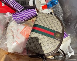 信义区垃圾桶惊见「天价名牌包」！他嘆告白失败 内行人曝真相