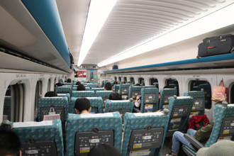 美國婆婆來台坐高鐵 遇1狀況超衝擊：不能有聲音？