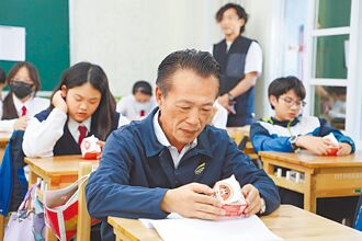 嘉縣市自費 續辦班班喝鮮乳