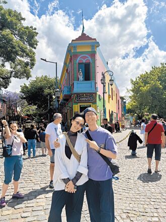 陆明君世界尽头庆10年婚