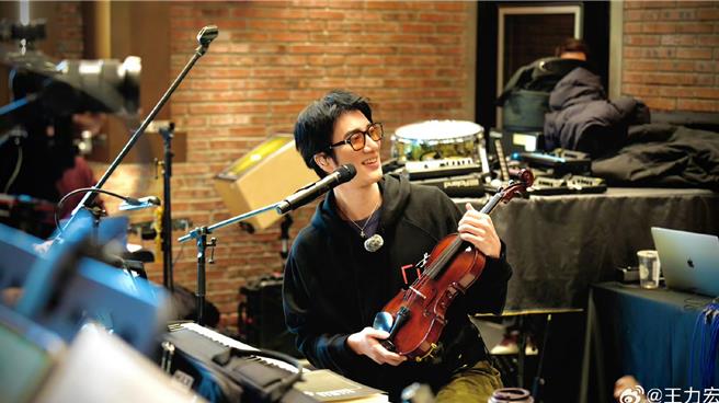 王力宏近日全心投入筹备演出。（摘自王力宏微博）