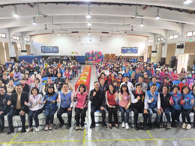 国民党主席朱立伦前往彰化党部参加新春团拜。（李京升摄）