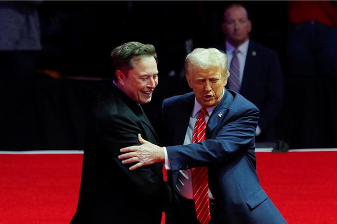 美国总统川普和全球首富马斯克的兄弟情，一直是外界相当关注的焦点。（路透社）