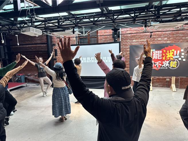 罢免团体15日在淡水壳牌仓库举行民主园游会。（民眾提供）