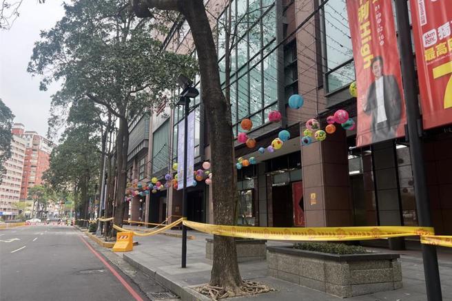 新光三越中港店发生爆炸案，目前仍全面停工中。图为周边街道。（报系资料照）