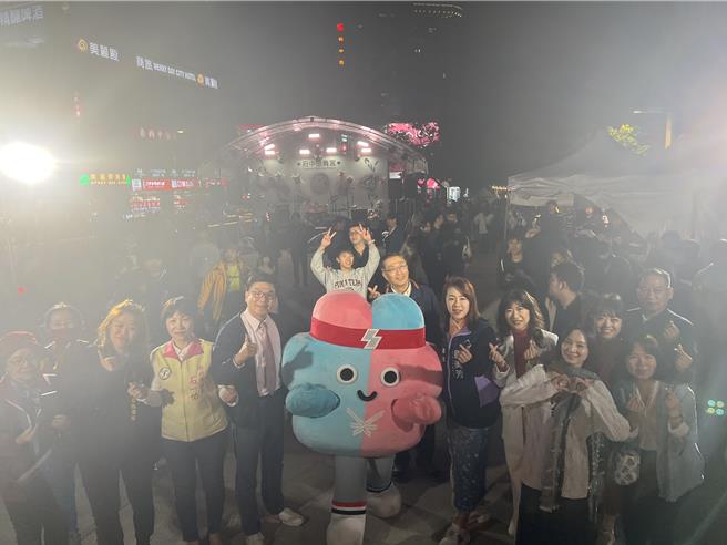 2025年新北「LOVE中．樂府中」情人節活動今晚正式開跑。（王揚傑攝）