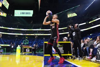 NBA》利拉德3連霸夢碎 希洛爆冷摘下三分球大賽冠軍