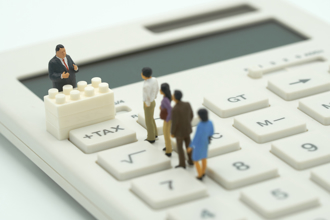 劳保退保记得挑时机！达人曝最肥领法 1操作、2眉角「先领年金再回聘」